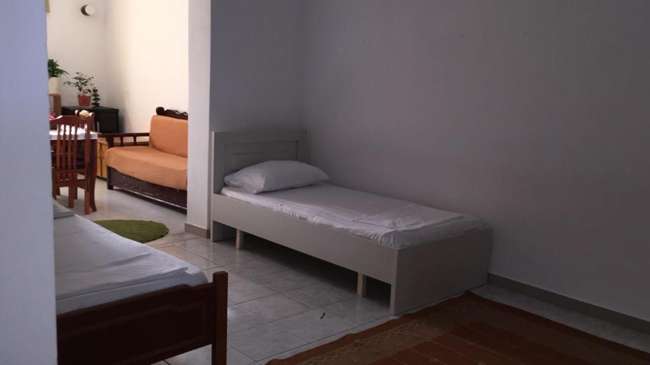 Cosyy House Apartment Vlore Bagian luar foto
